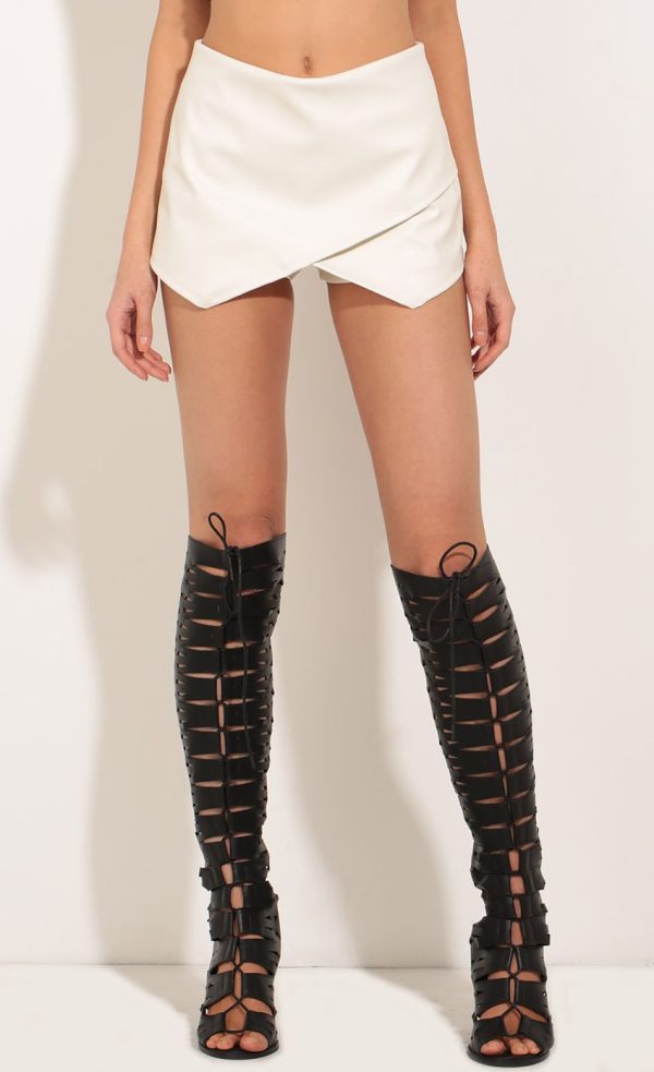 Faux Leather Skort In Ivory