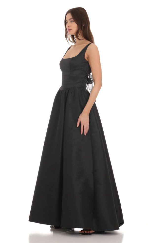 Back Bow Gown in Black - Image 3