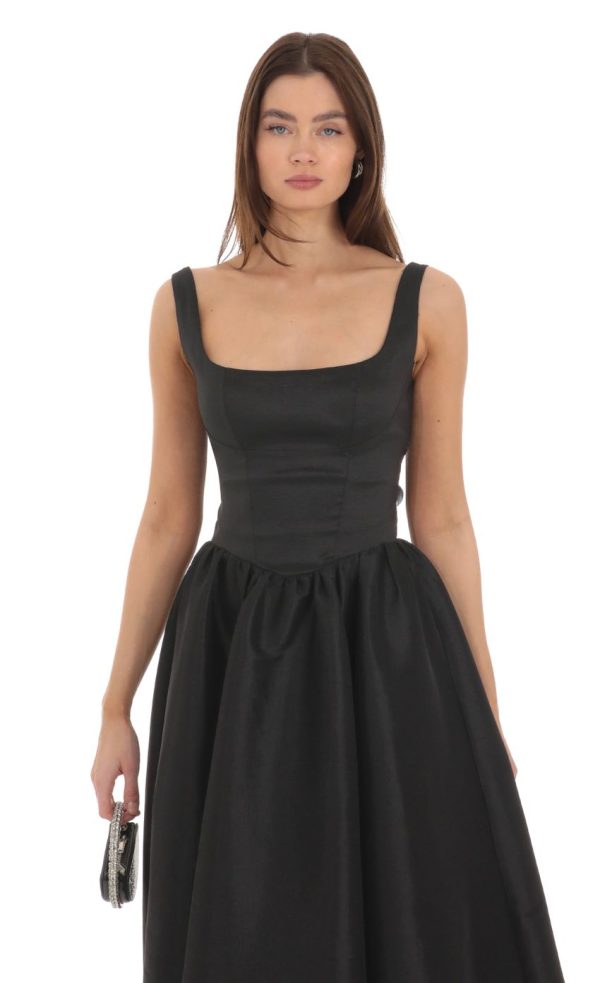 Back Bow Gown in Black - Image 4
