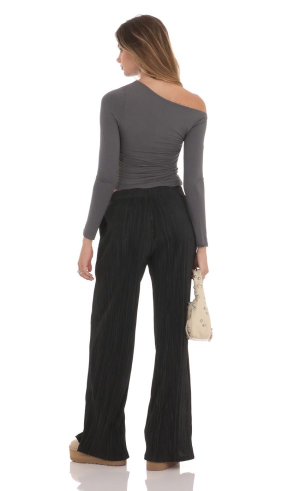 Pleated Straight Pants in Black - Image 4