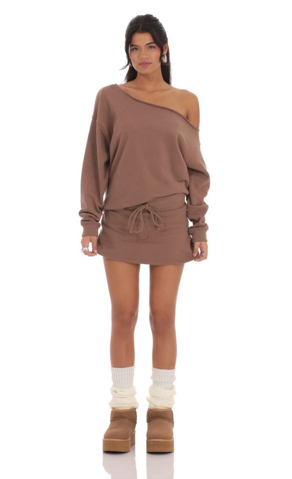 Cut Off Shoulder Jumper in Brown - Image 4